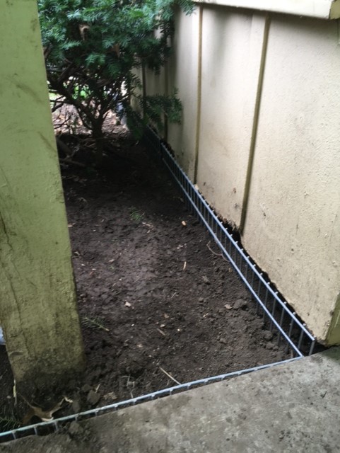dig defense around house
