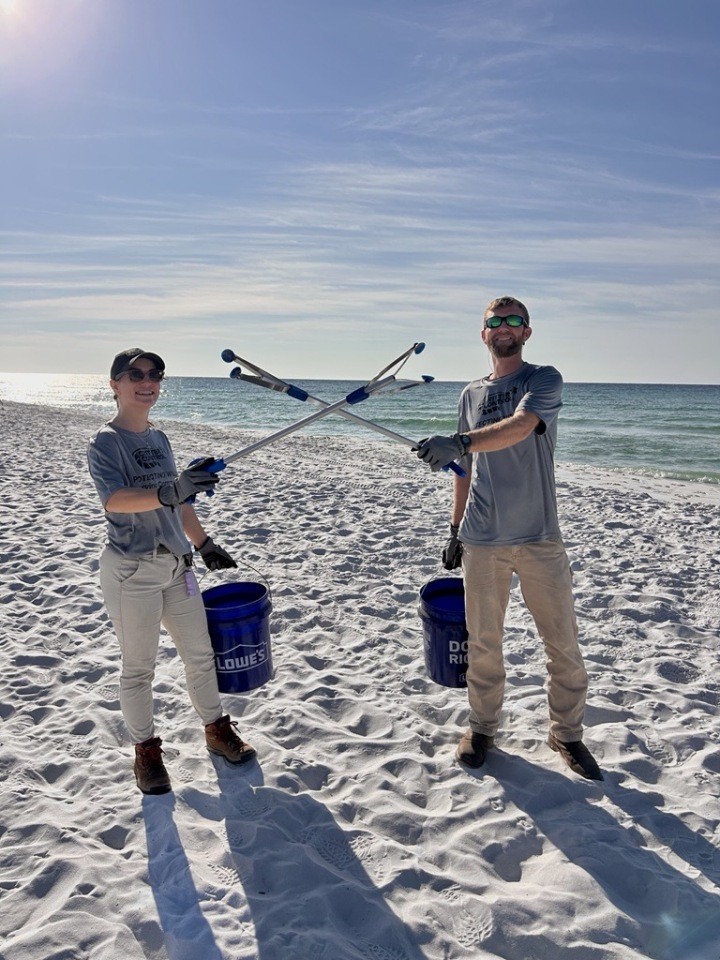 Fort Walton Beach clean up teammates