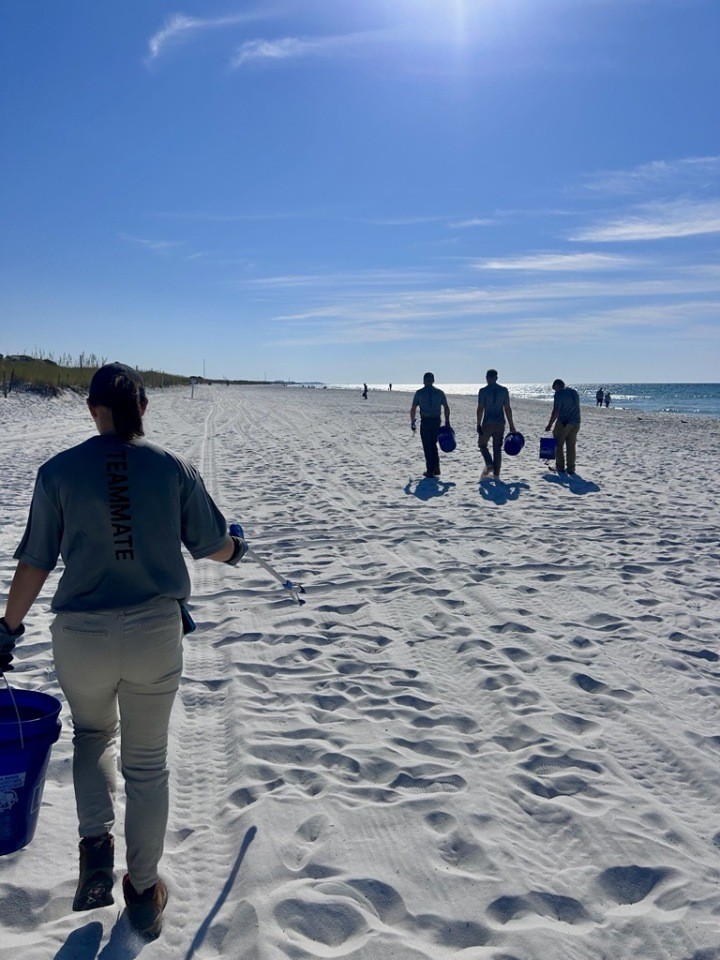 Fort Walton Beach clean up teammates